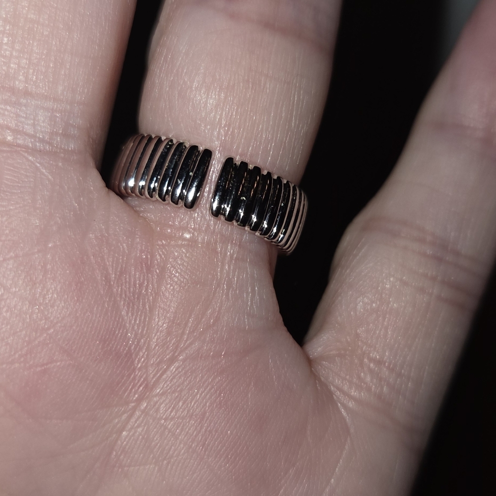 Silver Adjustable Ring In Shadow, NIP - Picture 6 of 7